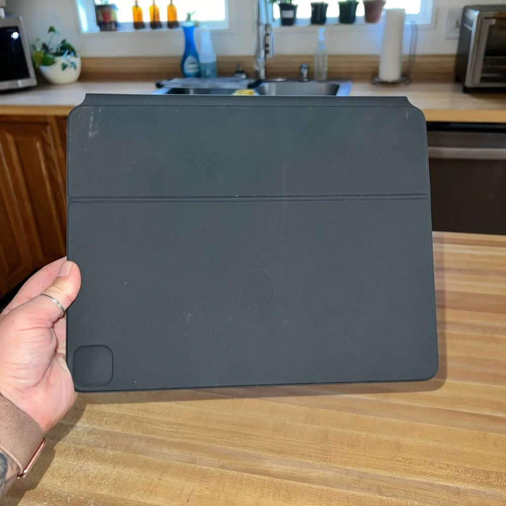Magic Apple keyboard 12”